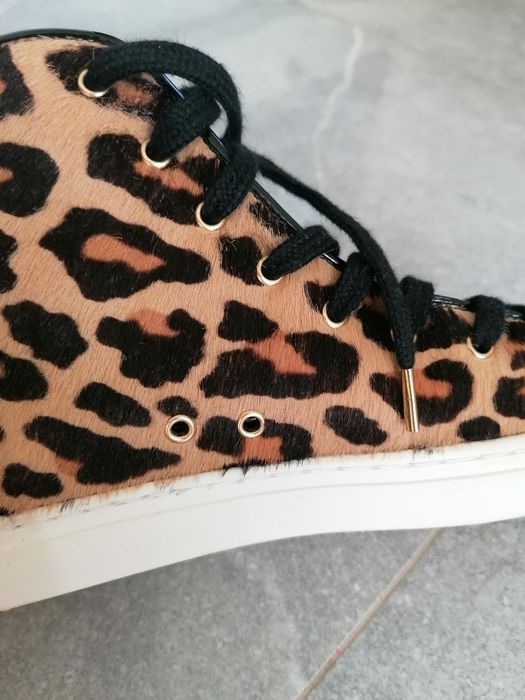 Wysokie trampki od Charlotte Olimpia Leopard Print rozmiar 37