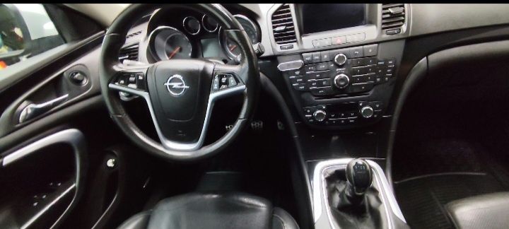 OPEL INSIGNIA Station Wagon 2.0 CDTI