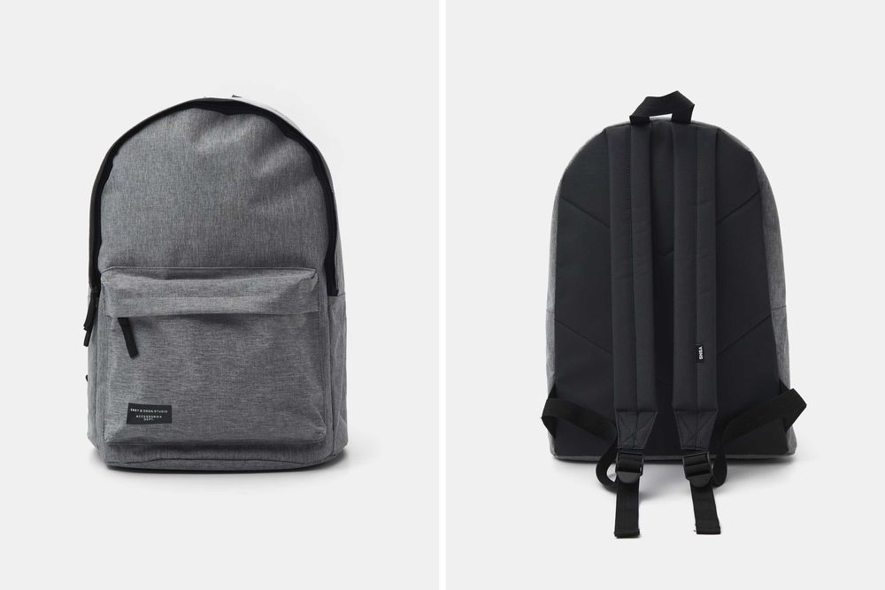 Якісний рюкзак сірого кольору від бренду Sinsay