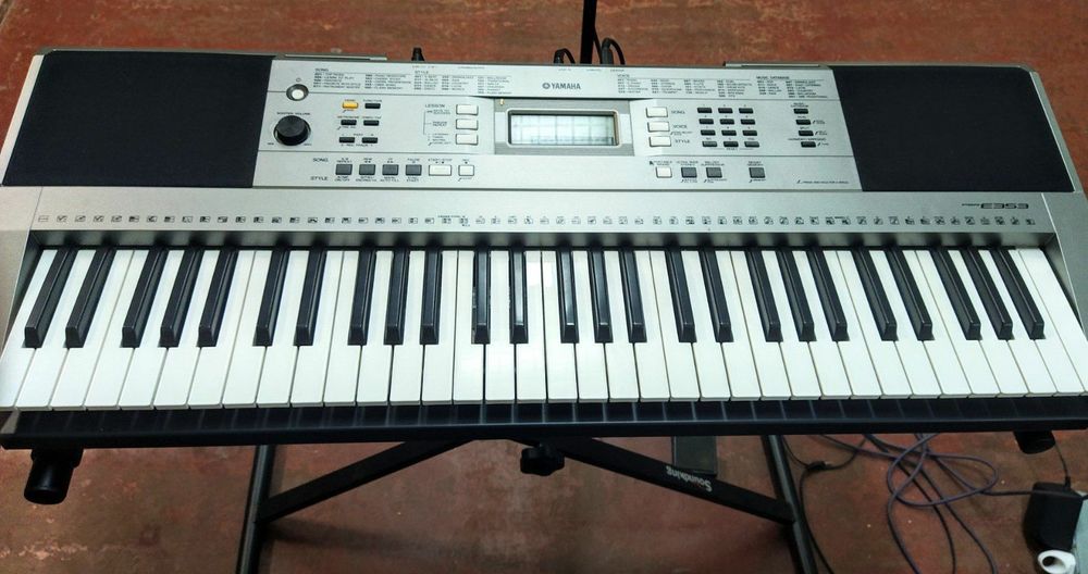 Уроки гри на синтезаторі, клавішах, фортепіано. Офлайн, онлай