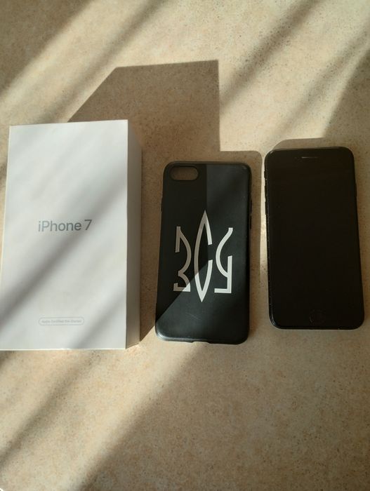 Продам айфон 7 на 256