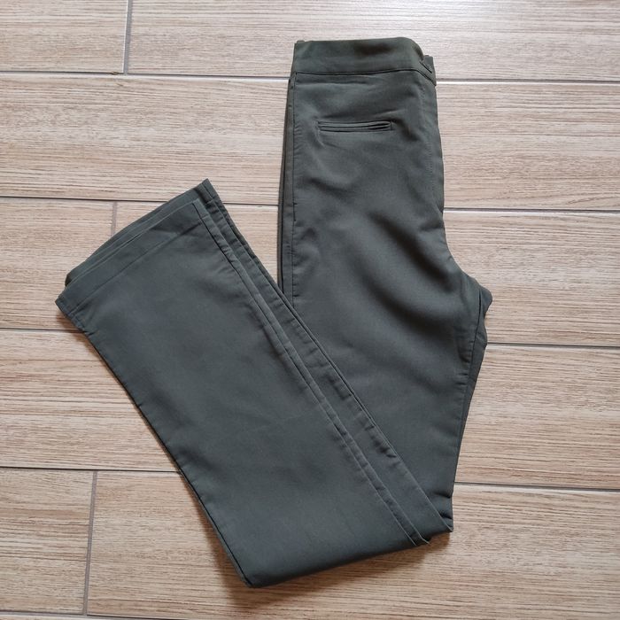 Spodnie khaki-damskie, szerokie dołem,rozm 36/38