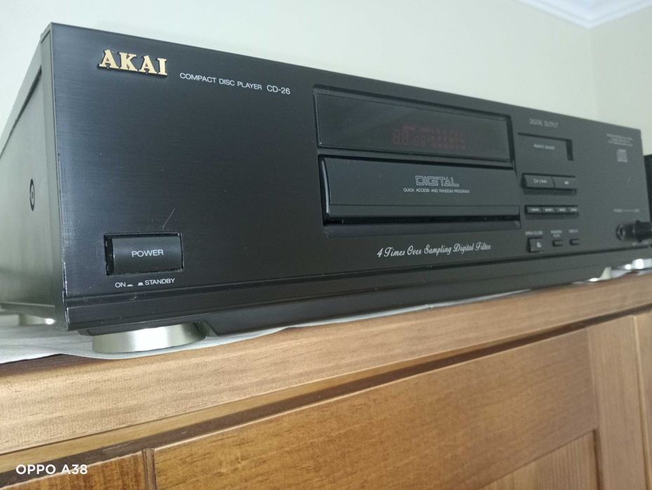 Leitor de CDs Akai cd-26.
