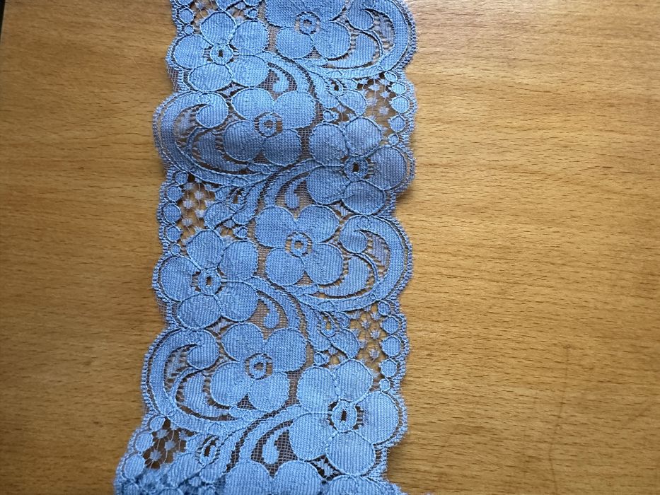 Renda nova muito bonita