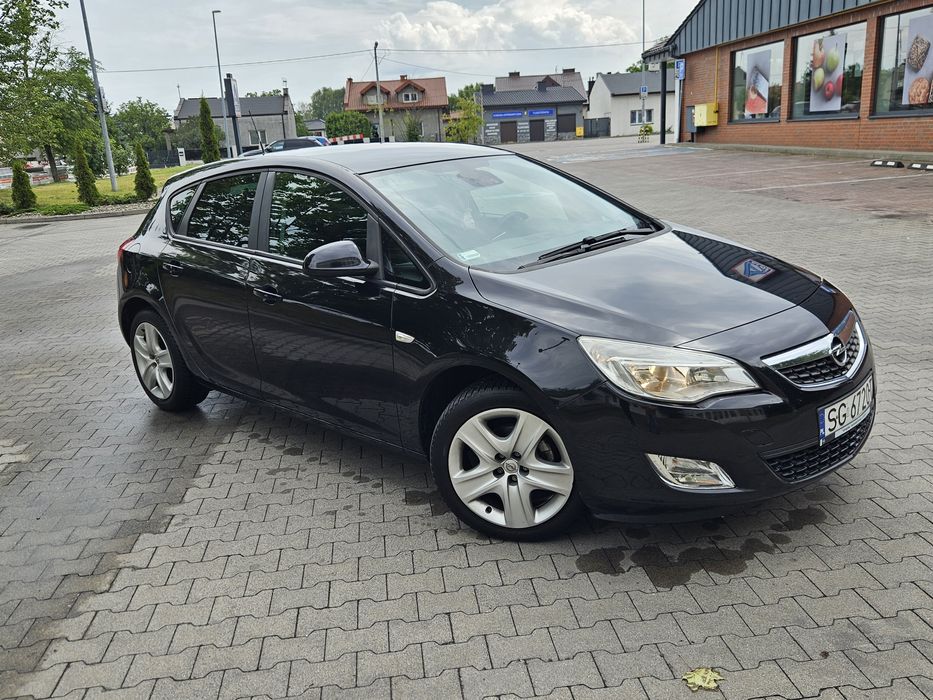 Opel Astra J 1.4t 2011r