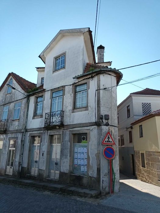 Casa para dividir em 3 apartamentos