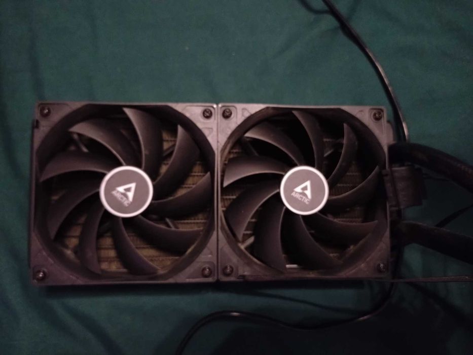 Corsair Hydro Series H100i – 240 mm AIO