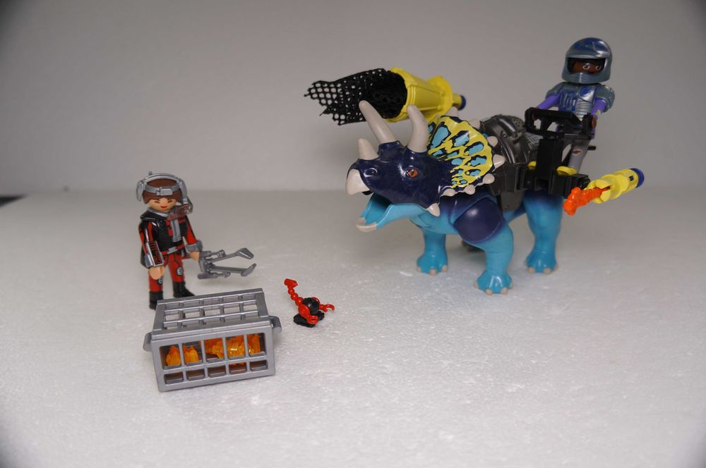 Playmobil 845 triceratops dino rise Dinozaur działo strzela Playmobile