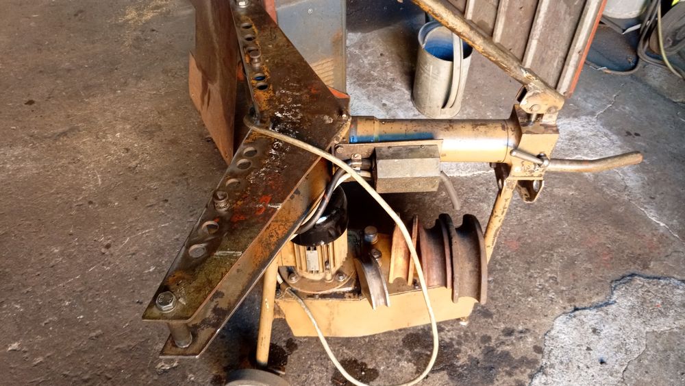 Giętarka hydrauliczna do rur
