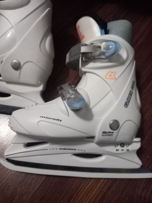 Жіночі коньки роздвижні