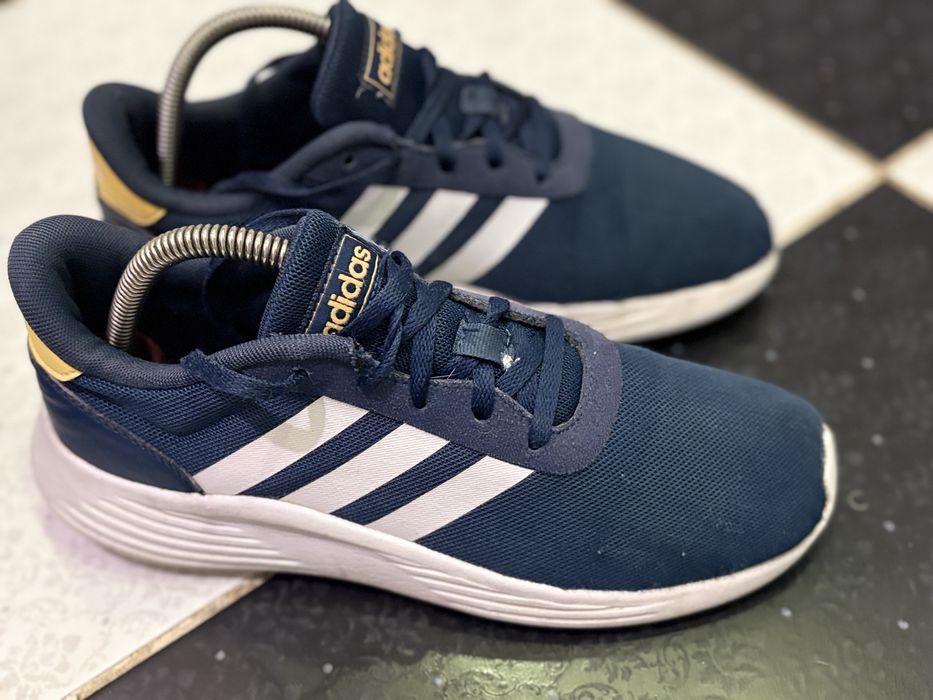 кросівки Adidas
