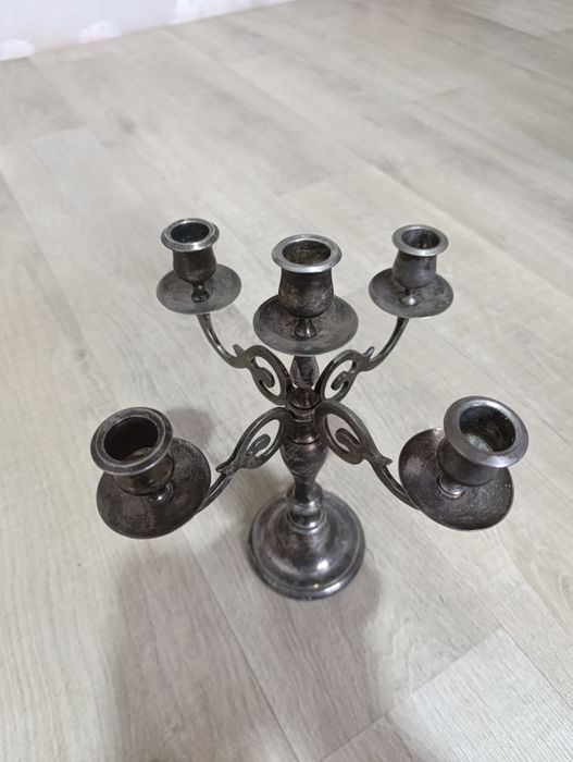 Підсвічники різноманітні