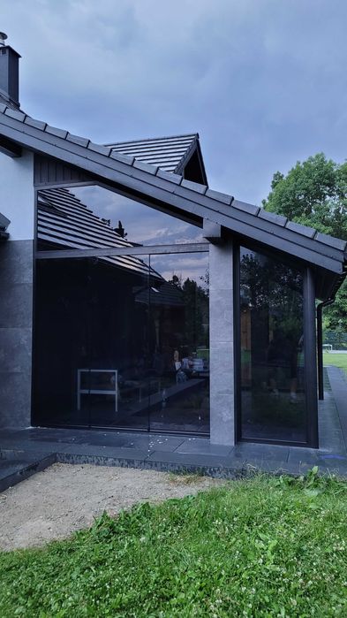 Przeszklone tarasy, zadaszenia, systemy szyb przesuwnych