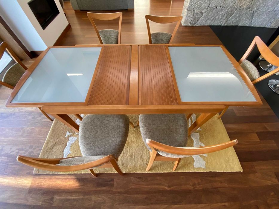 Mobília para Sala de Jantar - Mesa + 6 Cadeiras + Aparador