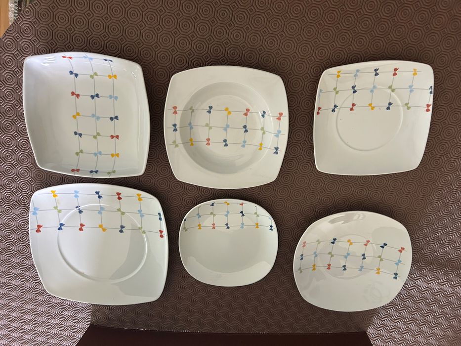 Conjunto pratos nunca utilizados, podendo ser vendidos avulso.