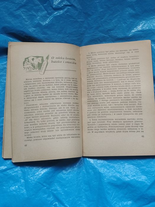 Książka stara o karmieniu i pielęgnowaniu niemowląt 1962rok