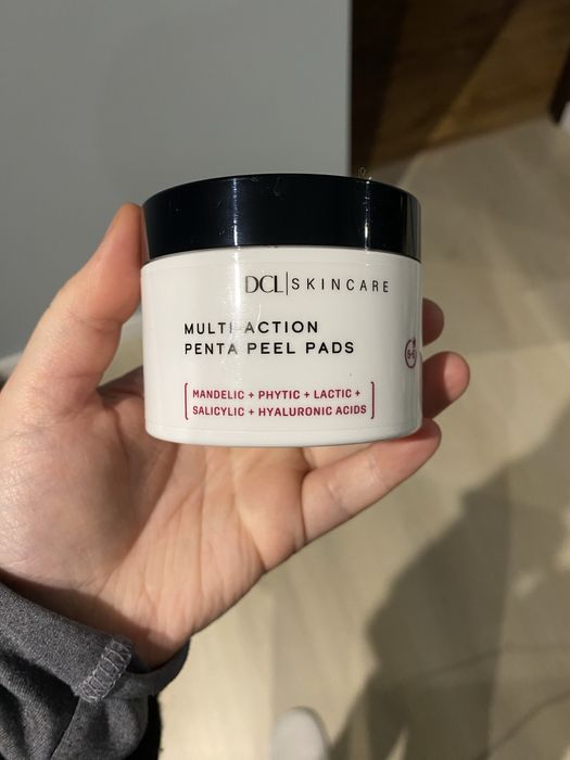 Allies of skin, DCL, Holly frog