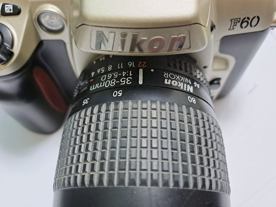 Nikon F60 + 35-80mm