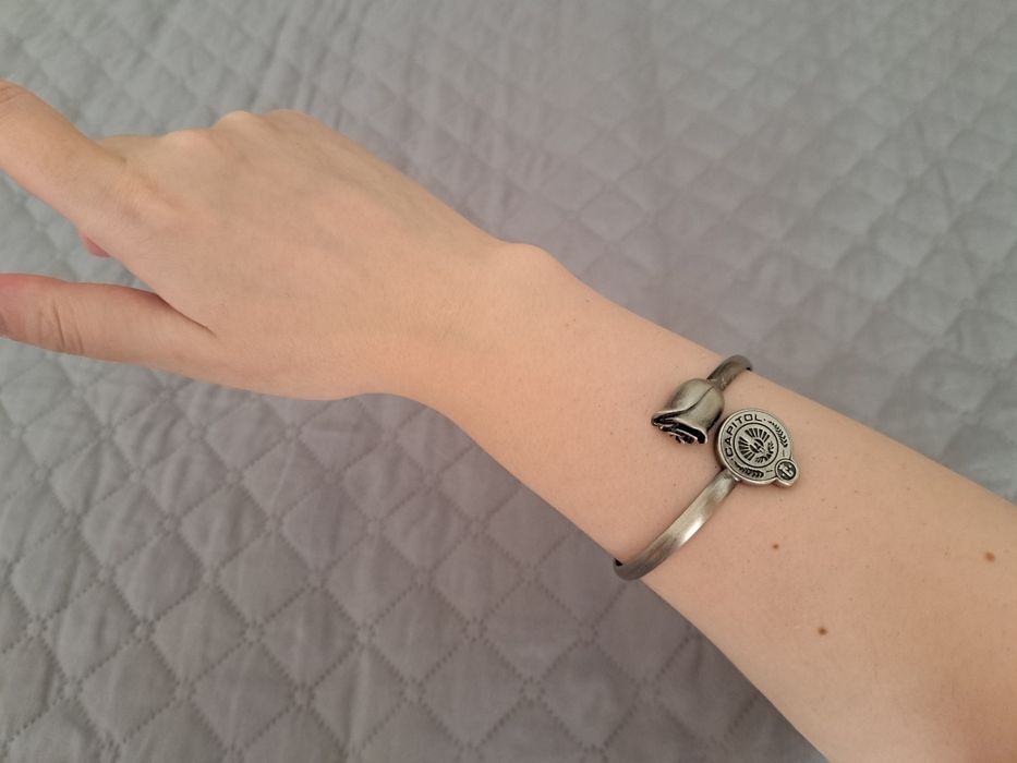 Hunger Games Jogos da Fome bracelete de metal Capitol e Rosa - NOVO