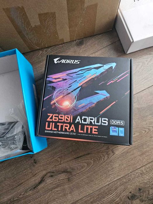 ПК SFF LIANLI A4-H2O - 13600K/32GB ddr5/1 TB SSD