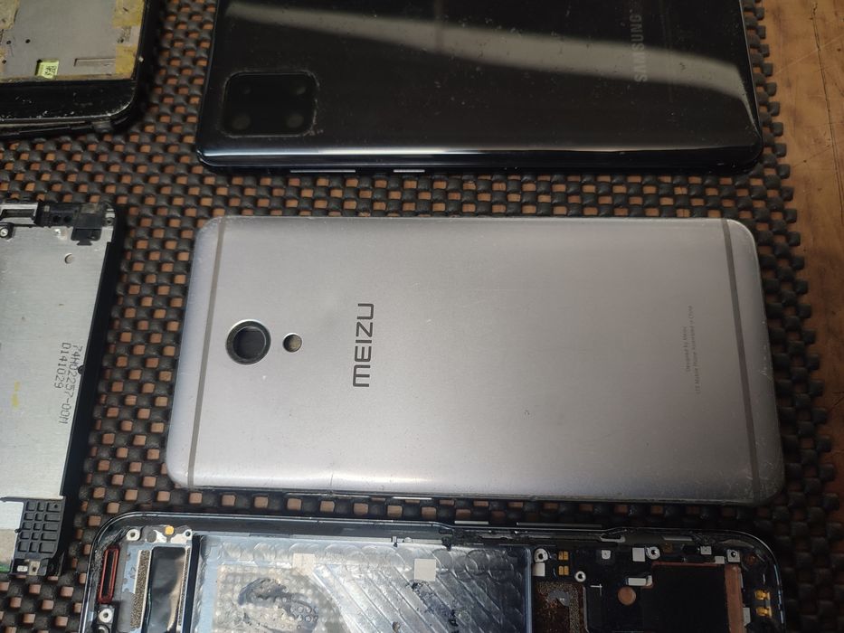 HTC One та залишки інших смартфонів