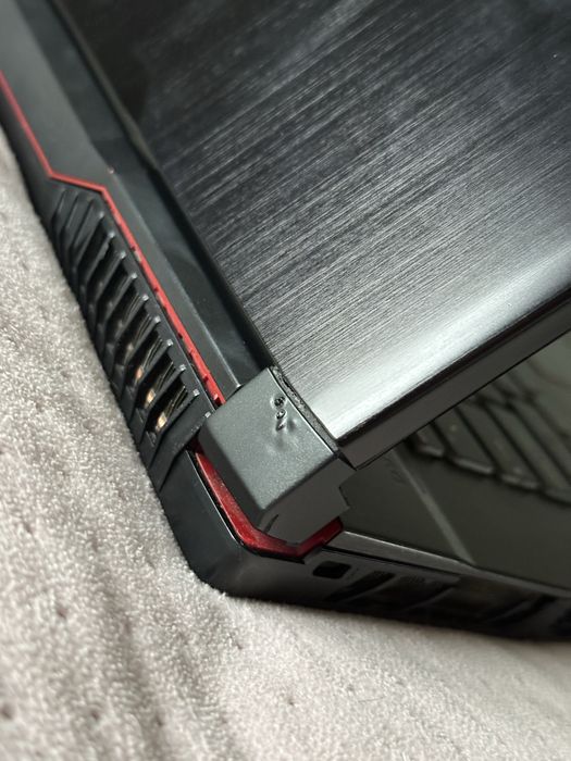 Laptop MSI GE73 Raider RGB 8RE-002PL