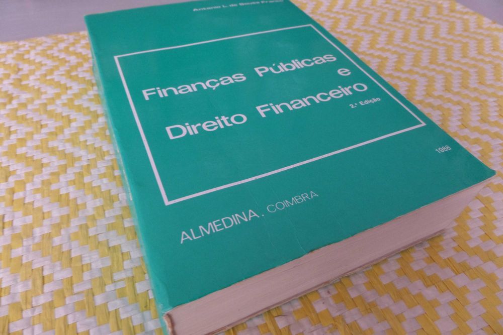 Finanças Públicas e Direito Financeiro – 
António L. de SOUSA FRANCO