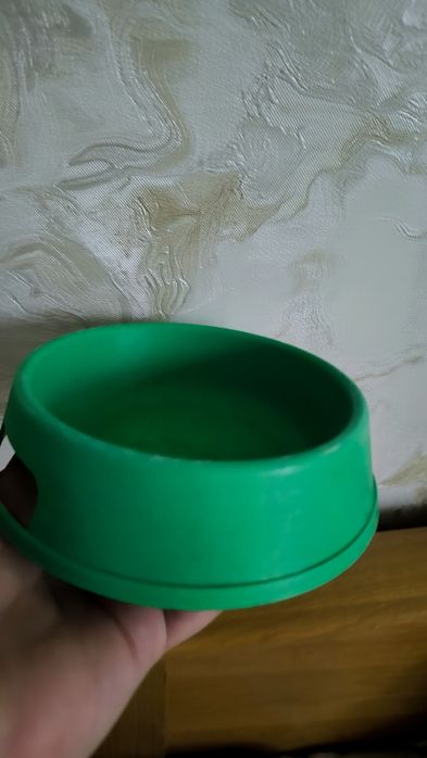Продам, лоток , мисочки для їжі , води котів, собак