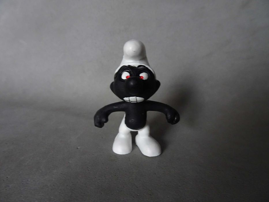 Figura em PVC - Estrunfe negro