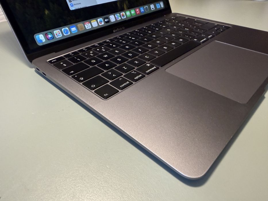 Apple Macbook Air 13” 2019