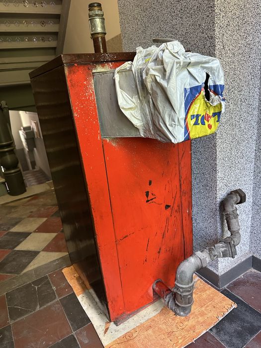 Sprzedam piec do centralnego ogrzewania na węgiel  + pompa + 3 grzejniki