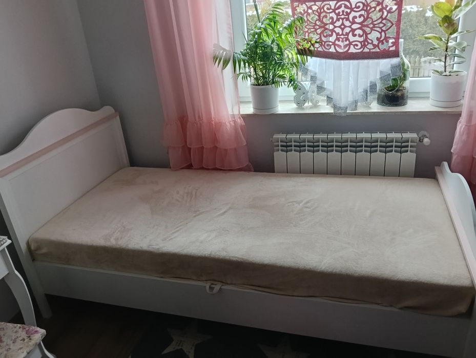 Łóżko MIA MI-08 ze stelażem, z materacem