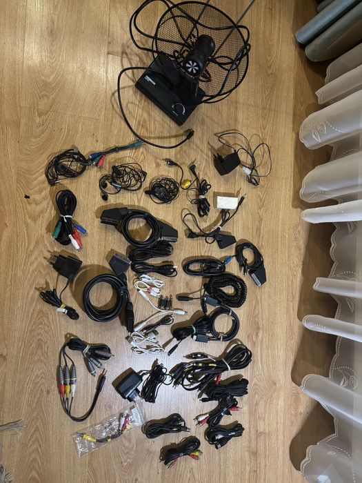 Zestaw kabli plus antena telewizyjna