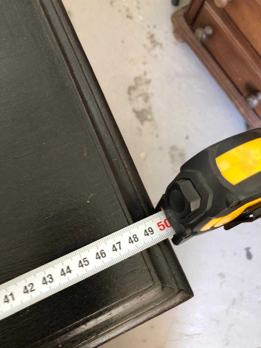 Aparador em madeira massissa em muito bom estado