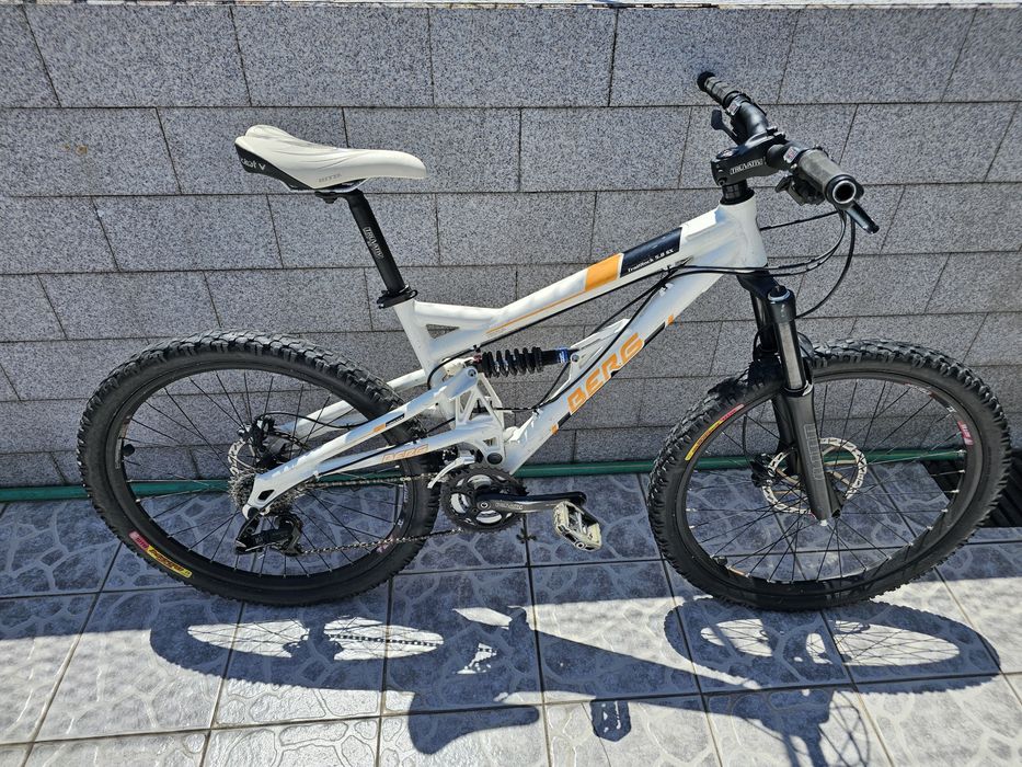 Berg Trailrock 5.8 SX - BTT / Suspensão Total