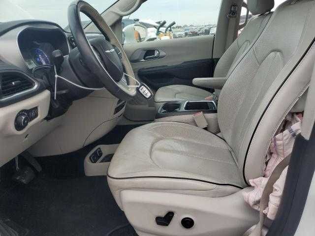 Chrysler Pacifica Hybrid z 2018 roku.