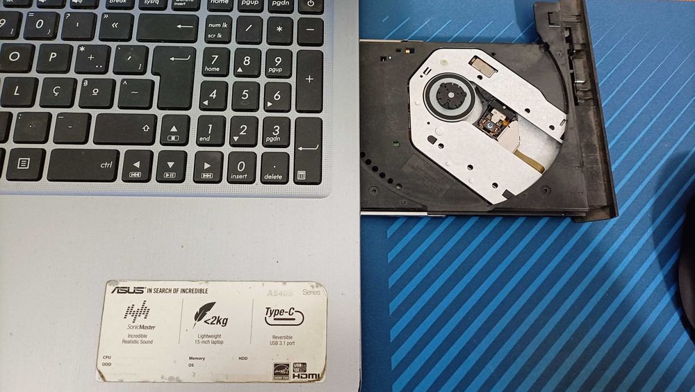 Portátil Asus / Pentium / NVidia Geforce