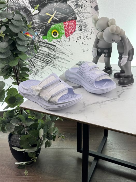 Нові тапочки шльопки Hoka Ora Luxe 40 розмір Е12463