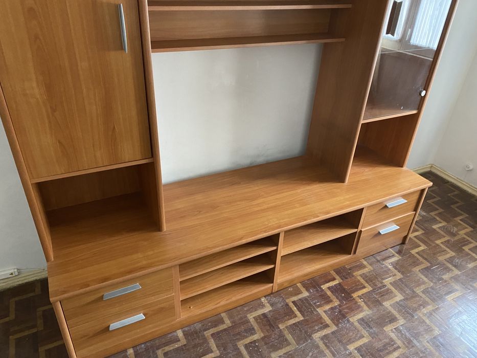 ** Desocupar - estante / armário de sala para TV **