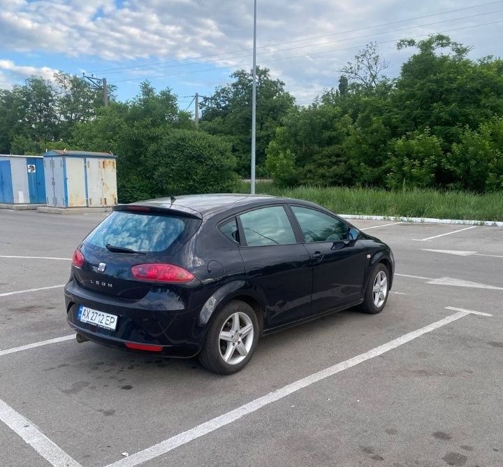 Продам автомобиль SEAT Leon