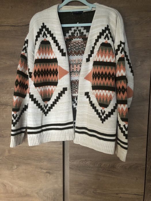 Sweter damski Exhibit