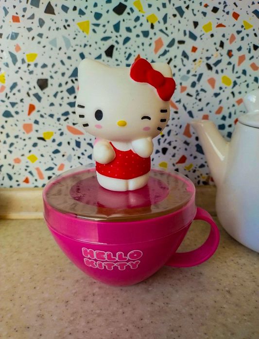 Hello Kitty filiżanka cappuccino surprise