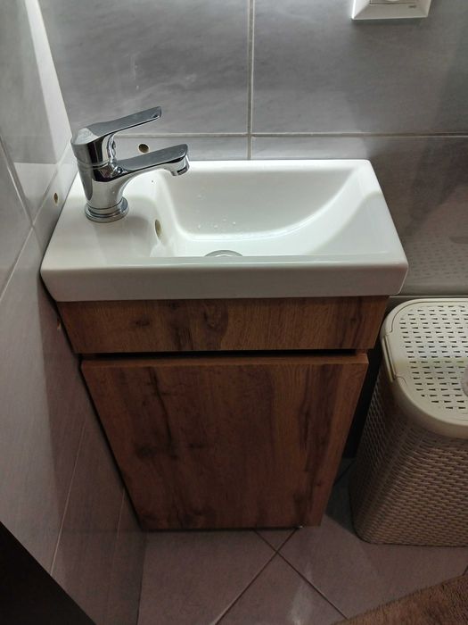 Умивальник з тумбою