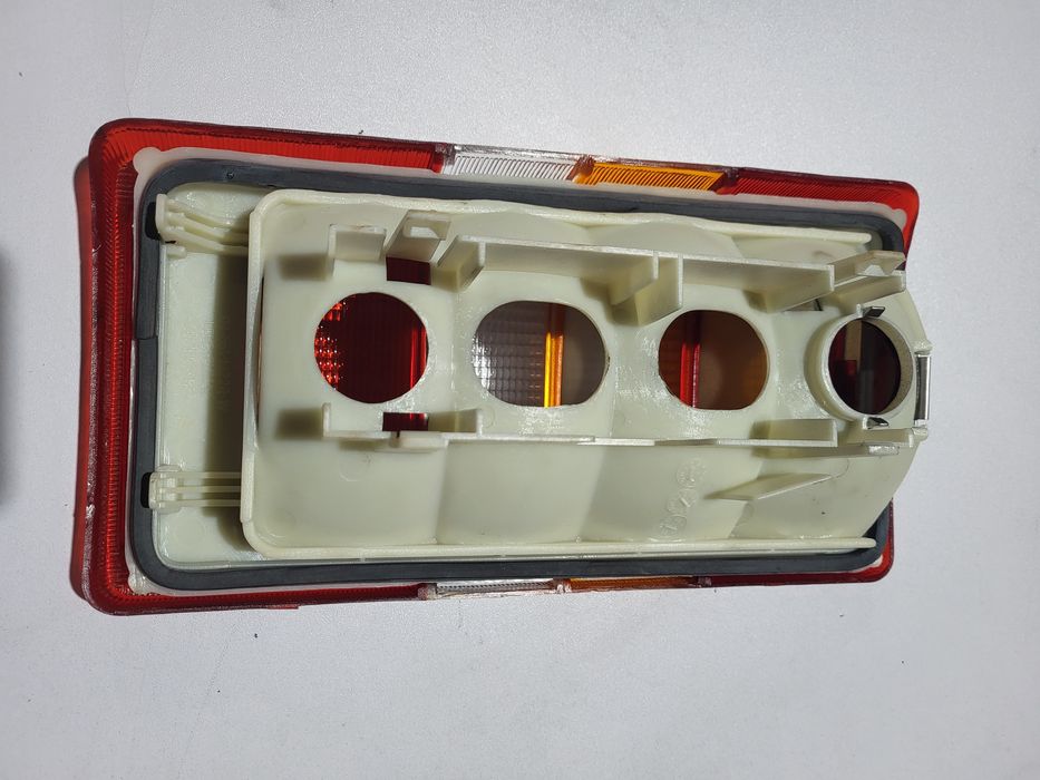 Farolim trás direito Renault Trafic novo