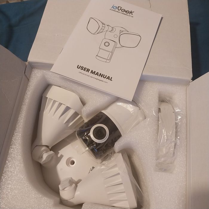 Kamera zewnętrzna WiFi z naświetlaczem IEGEEK