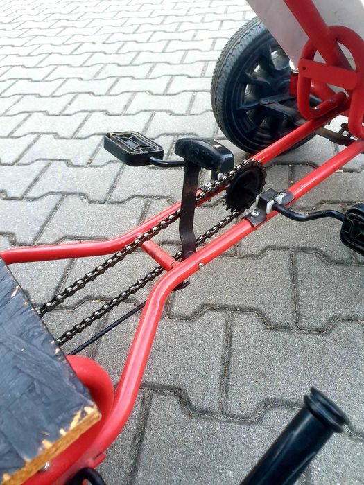 Samochod na pedaly gocart