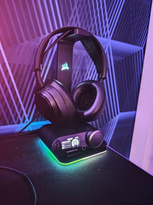 SteelSeries Arctis Nova Pro Wireless + Stojak Corsair ST100 RGB - ZESTAW