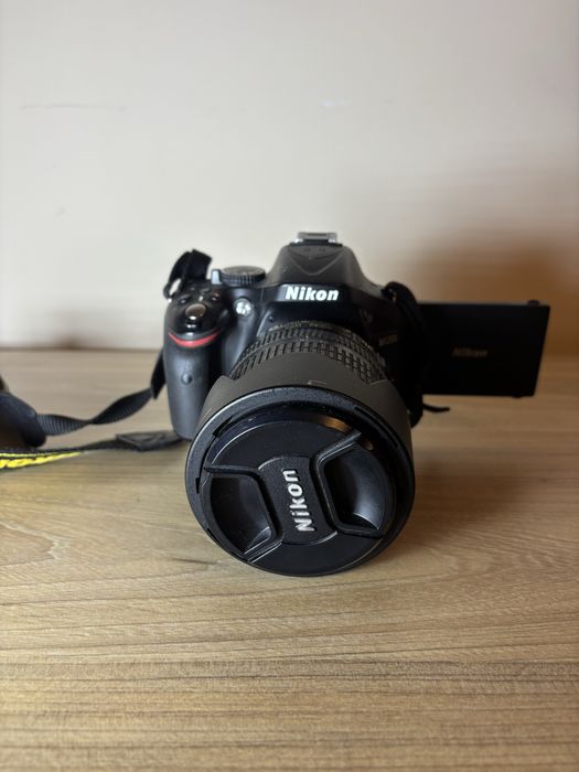 Nikon D5200 18-105mm VR - майже новий стан (чохол у комплекті)