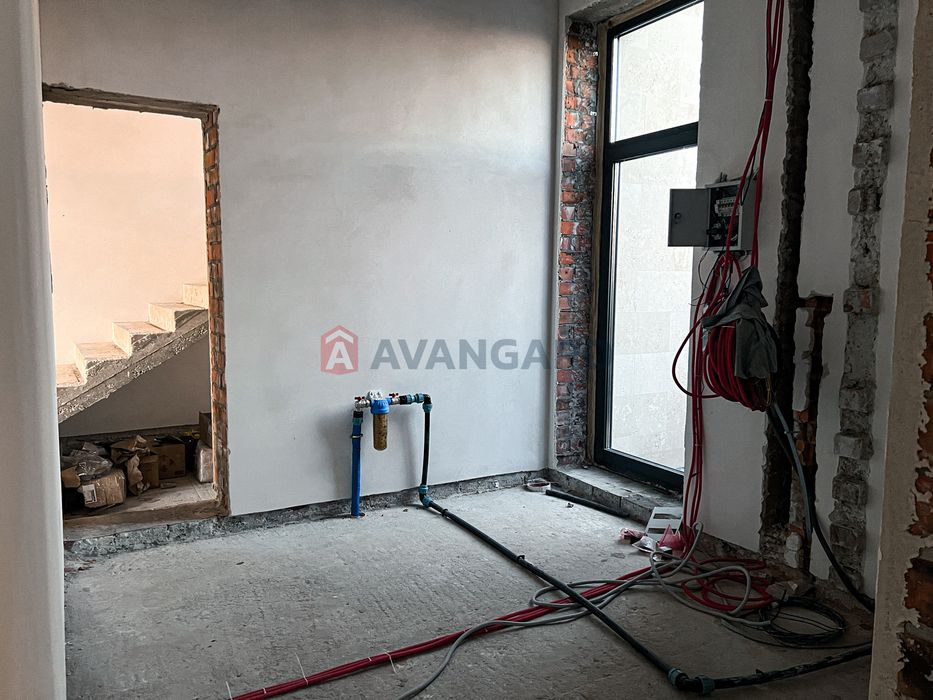 Сучасний преміальний будинок у містечку City Park (Villa Riviera)