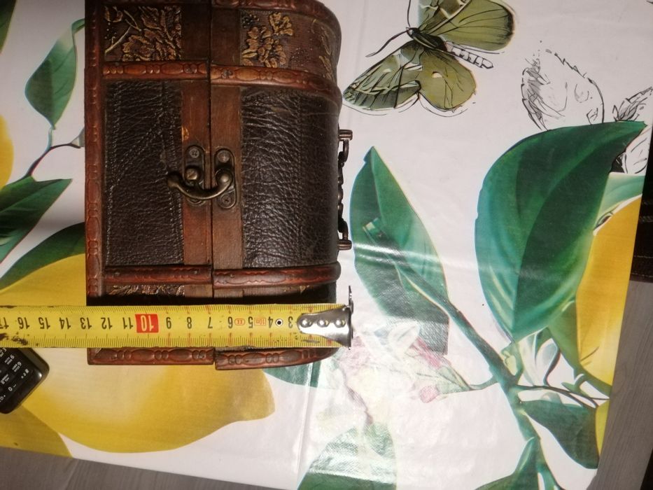 Шкатулка, чемодан